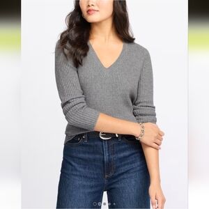 41 Hawthorn Cozy Cash Ribbed Vneck Sweater- M